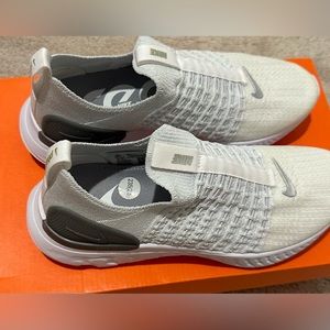 Nike React Phantom Run Flyknit running sneaker